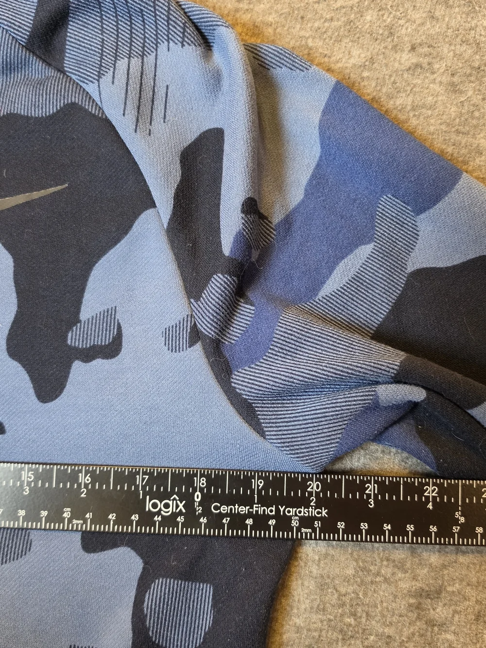 Nike Dri-Fit Mens Camo Hoodie Medium Blue Activewear Sporty Outdoor Athleisure